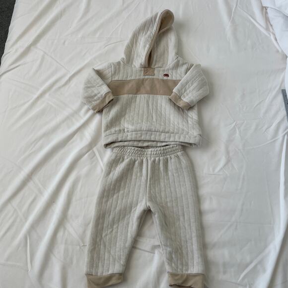 Bearpaw Baby Outfit Two Piece Size 3-6 Oatmeal Unisex - Picture 1 of 6